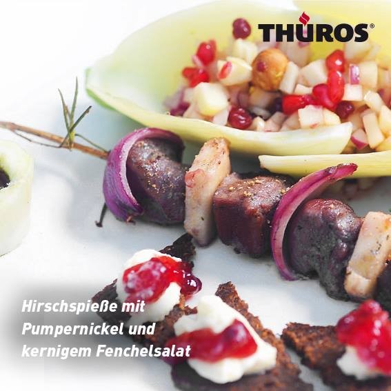 Hirschspieße mit Pumpernickel an kernigem Fenchelsalat