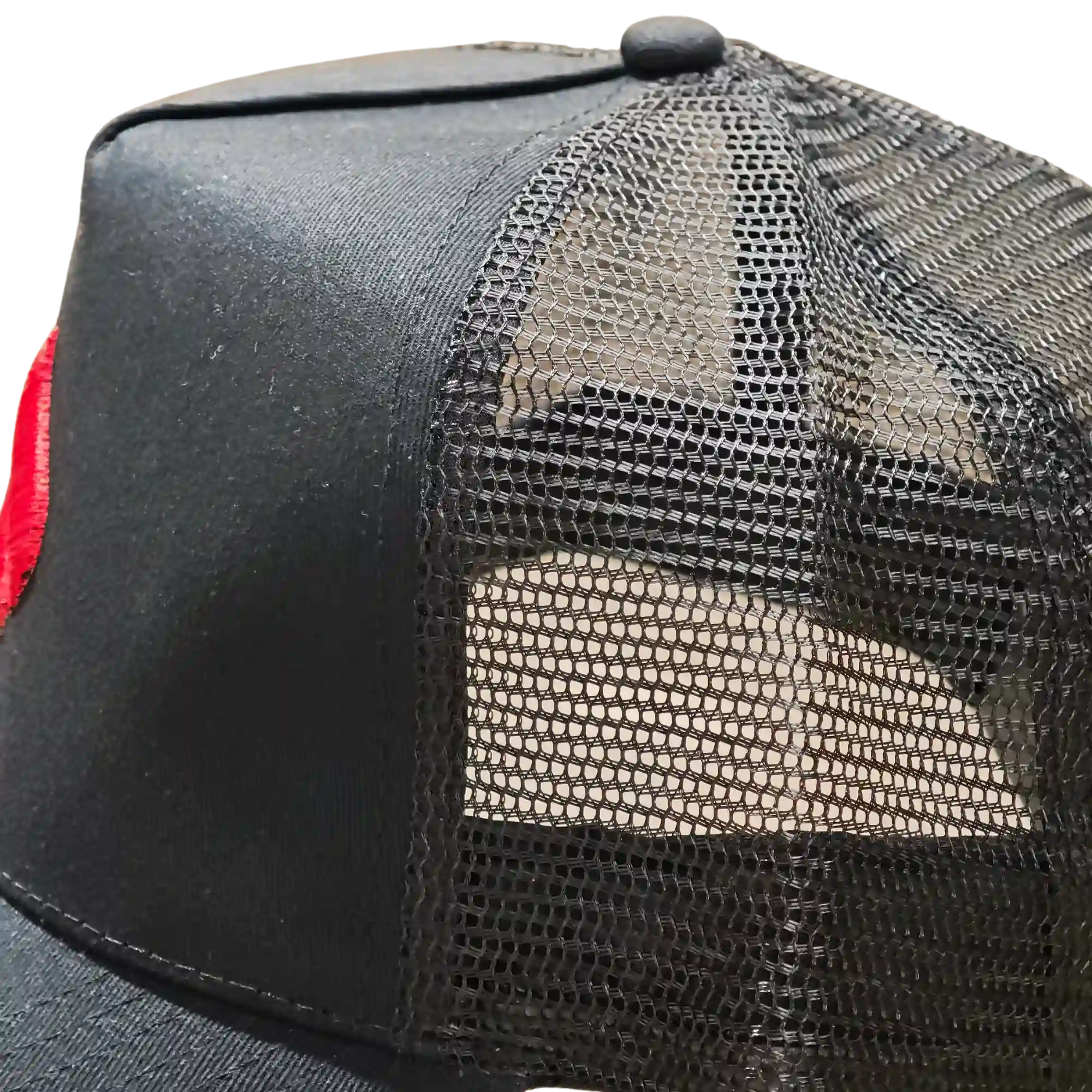 Schwarze THÜROS Trucker Cap mit rotem Flammenlogo