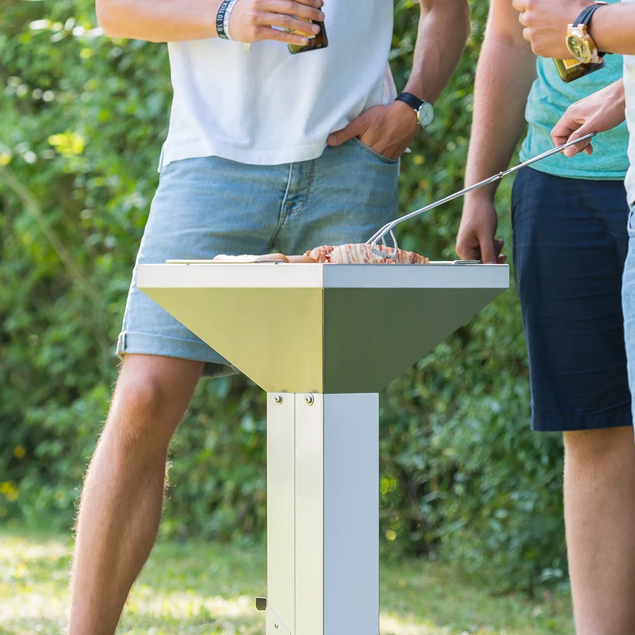 THÜROS T2  4Fuß Holzkohlegrill